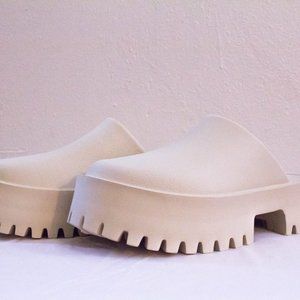 BRAND NEW Platform Clogs
